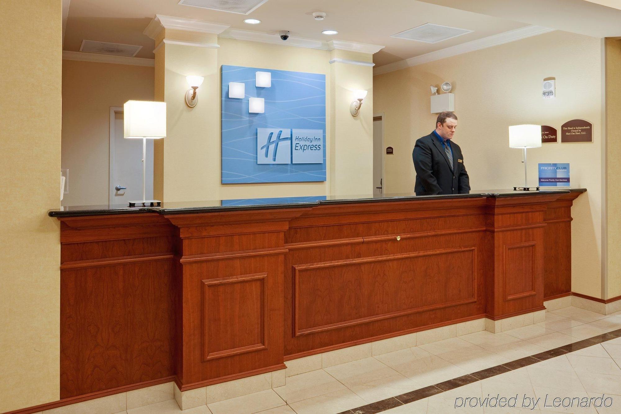 Express & By Ihg Hotel 2*