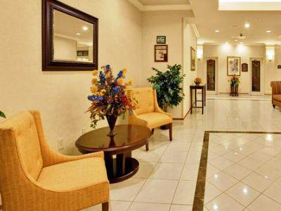 Hotel Holiday Express & By Ihg