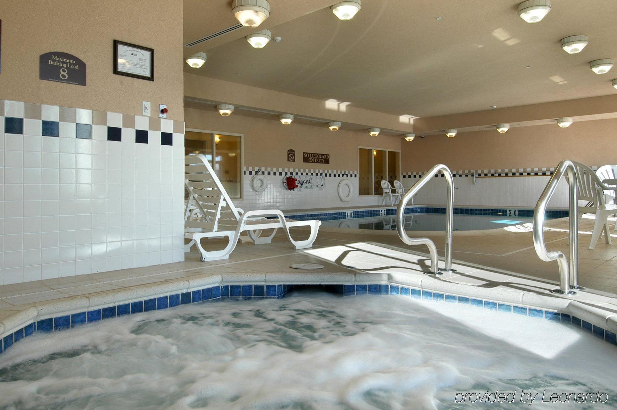 Holiday Express & By Ihg 2*