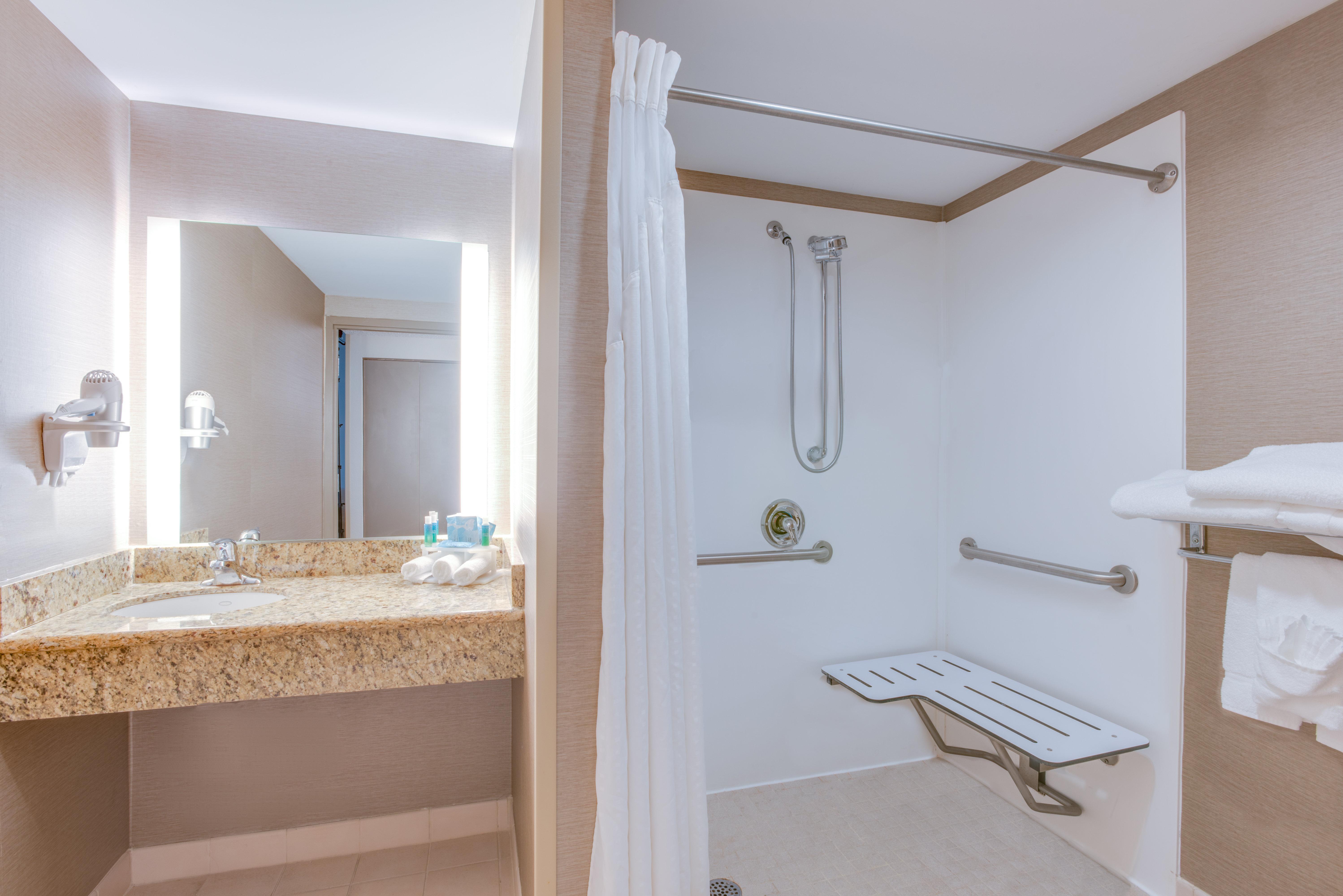 Hotel Express & By Ihg 2*