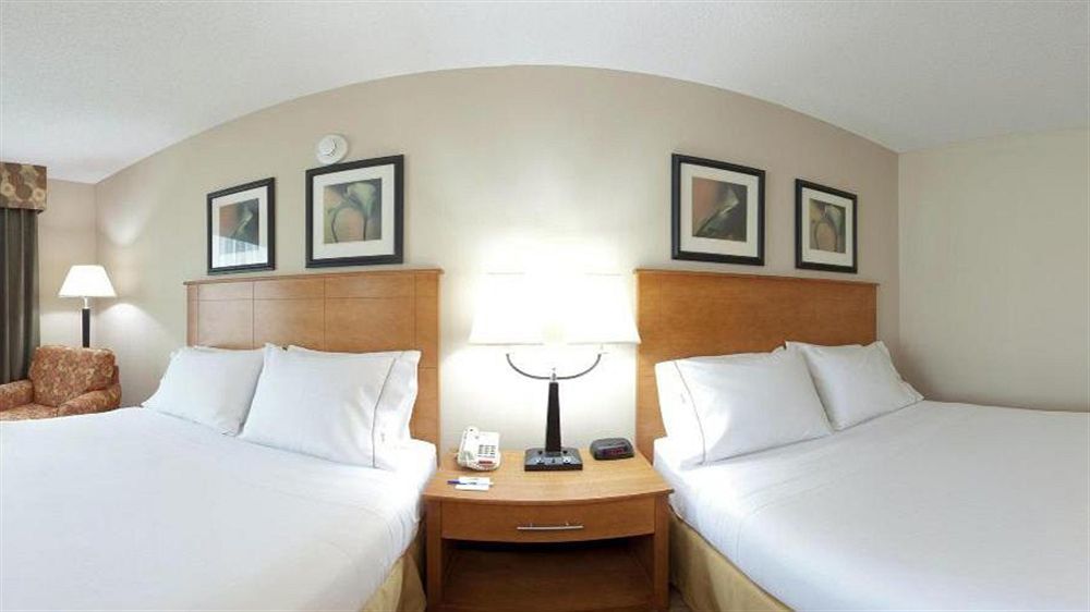 Holiday Express & By Ihg Hotel 2*